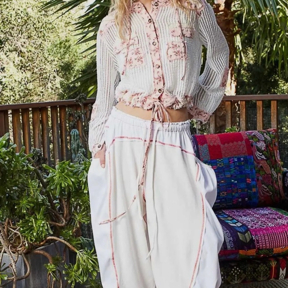 POL White summer thermal pants with Floral Lace Trim White Top. Size M NWOT